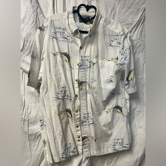 Field & Stream size L men’s button down shirt coastal Fishing Marlin - Picture 1 of 4